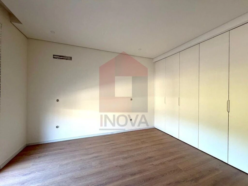 Moradia T4 para Venda em Palmeira Foto 15