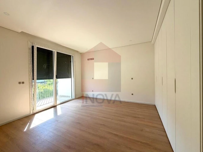 Moradia T4 para Venda em Palmeira Foto 19