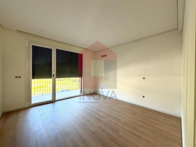 Moradia T4 para Venda em Palmeira Foto 14