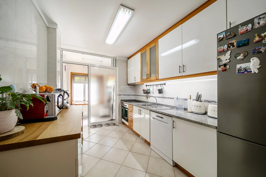 Apartamento T1 para Venda em Canelas Foto 1