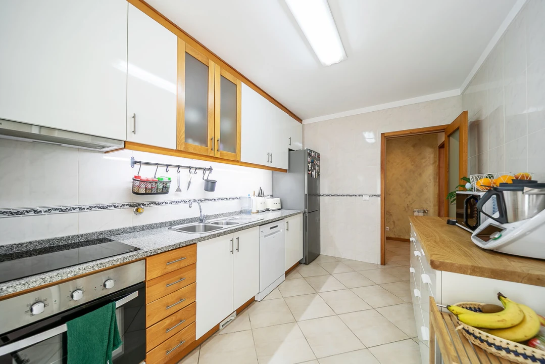 Apartamento T1 para Venda em Canelas Foto 4