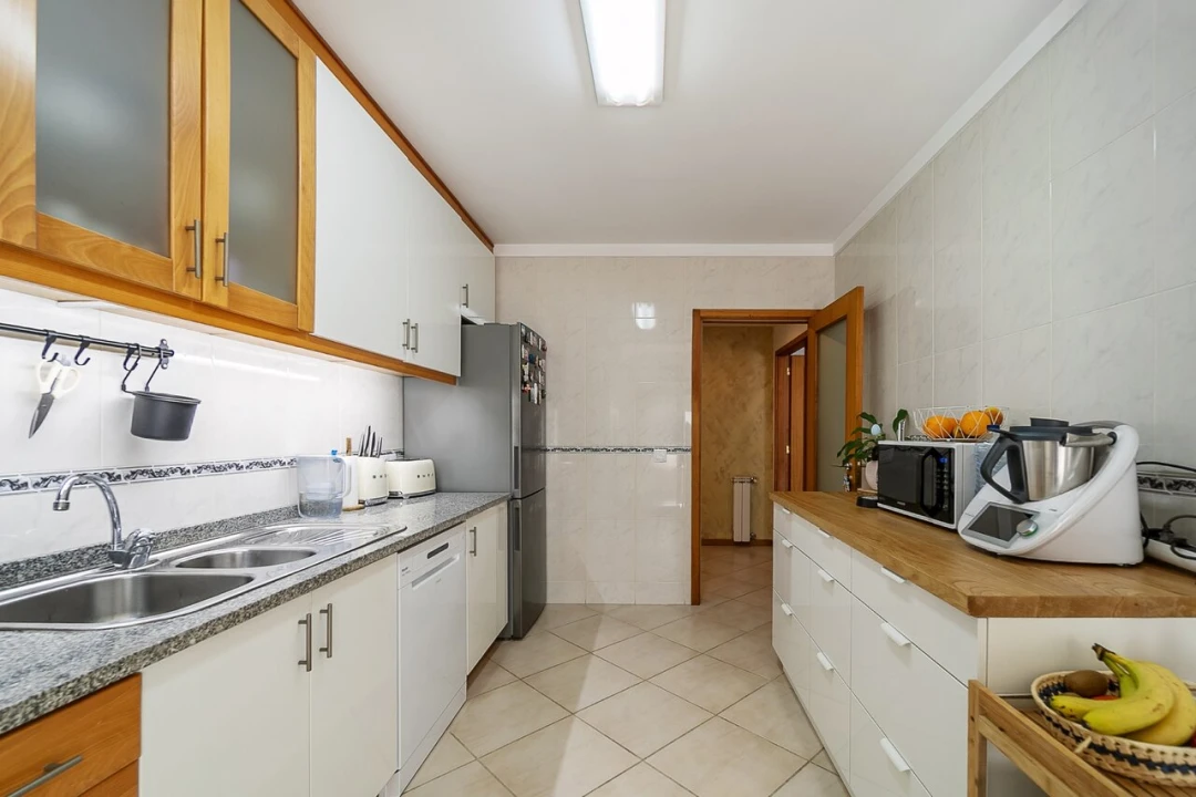 Apartamento T1 para Venda em Canelas Foto 5