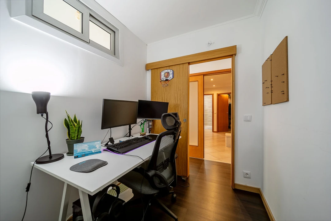 Apartamento T1 para Venda em Canelas Foto 16