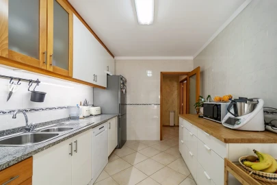 Apartamento T1 para Venda em Canelas