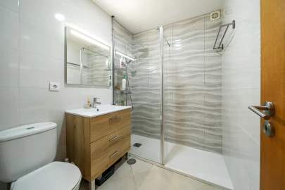 Apartamento T1 para Venda em Canelas