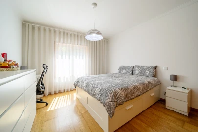 Apartamento T1 para Venda em Canelas