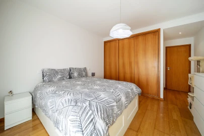Apartamento T1 para Venda em Canelas