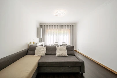 Apartamento T1 para Venda em Canelas