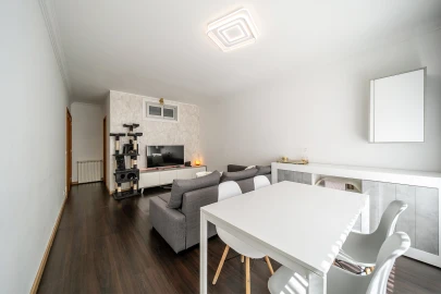 Apartamento T1 para Venda em Canelas