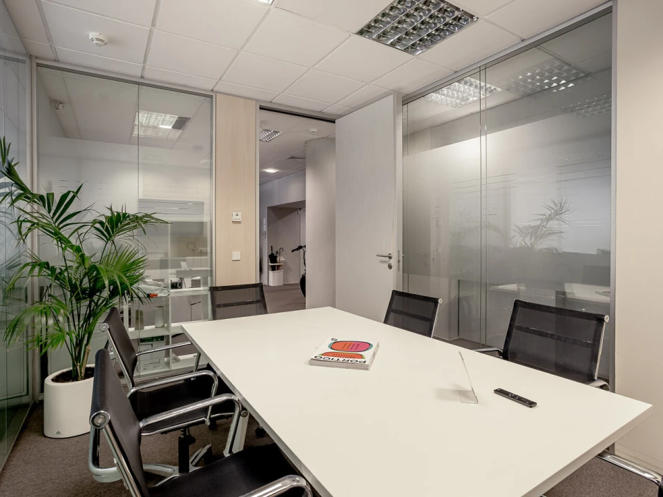 Escritório para Arrendamento em Santo António Foto 8