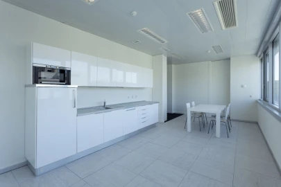 Escritório para Arrendamento em Algés, Linda-A-Velha e Cruz Quebrada-Dafundo