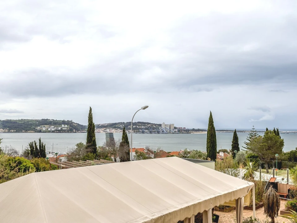 Apartamento T4 para Venda em Algés, Linda-A-Velha e Cruz Quebrada-Dafundo Foto 2