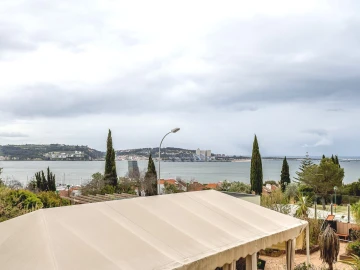 Apartamento T4 para Venda em Algés, Linda-A-Velha e Cruz Quebrada-Dafundo