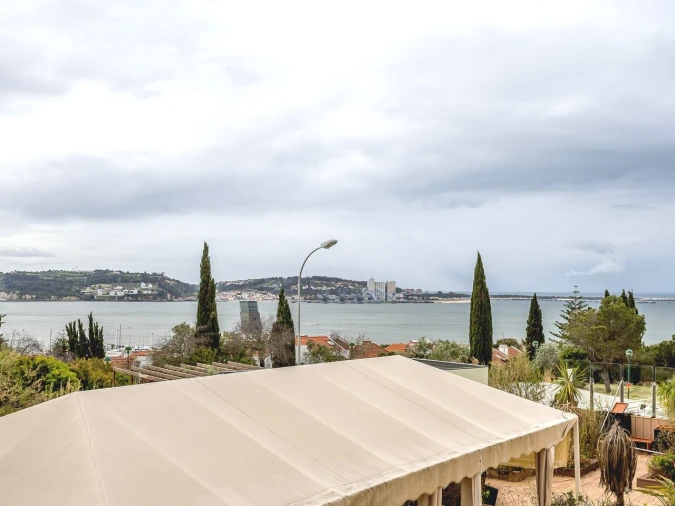 Apartamento T4 para Venda em Algés, Linda-A-Velha e Cruz Quebrada-Dafundo Foto 2