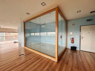 Escritório para Arrendamento em Beato