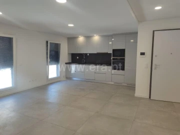 Apartamento T3 para Venda em Fundão, Valverde, Donas, A. Joanes, A. Nova Cabo