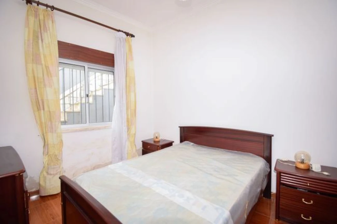 Moradia T3 para Venda em Pontinha e Famões Foto 11