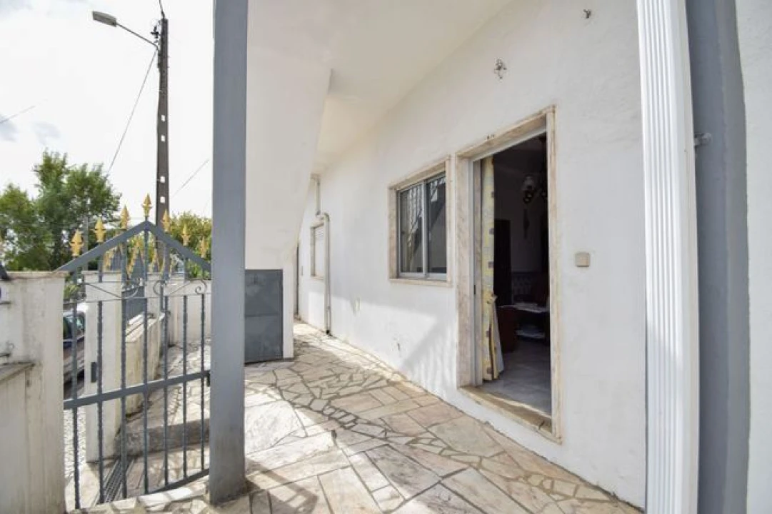 Moradia T3 para Venda em Pontinha e Famões Foto 28