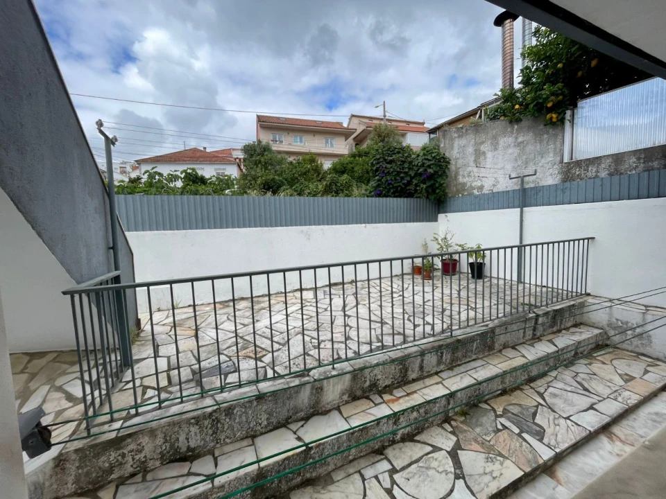 Moradia T3 para Venda em Pontinha e Famões Foto 26