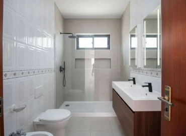 Moradia T3 para Venda em Pontinha e Famões