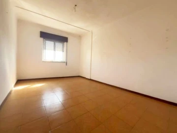 Moradia T3 para Venda em Pontinha e Famões