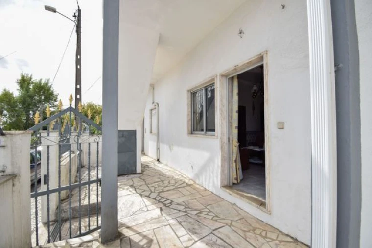 Moradia T3 para Venda em Pontinha e Famões Foto 28