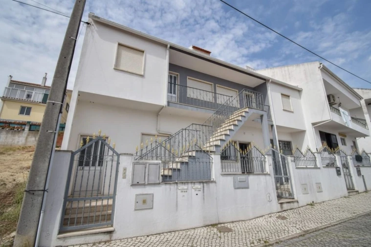 Moradia T3 para Venda em Pontinha e Famões Foto 30