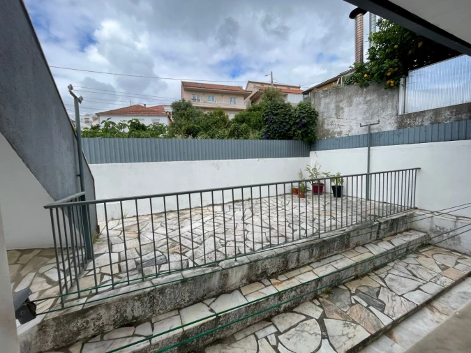 Moradia T3 para Venda em Pontinha e Famões Foto 26