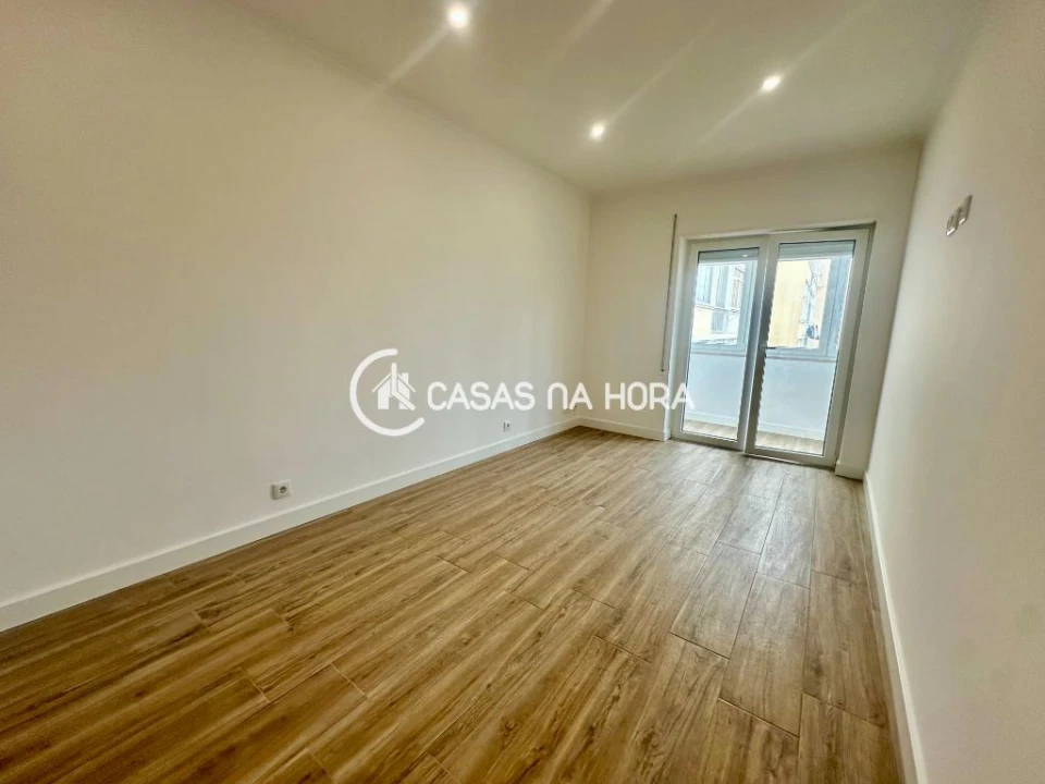 Apartamento T3 para Arrendamento em Almada, Cova da Piedade, Pragal e Cacilhas Foto 17