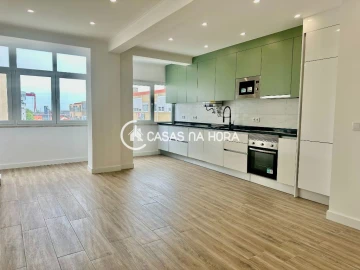 Apartamento T3 para Arrendamento em Almada, Cova da Piedade, Pragal e Cacilhas