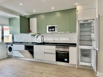 Apartamento T3 para Arrendamento em Almada, Cova da Piedade, Pragal e Cacilhas