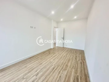 Apartamento T3 para Arrendamento em Almada, Cova da Piedade, Pragal e Cacilhas