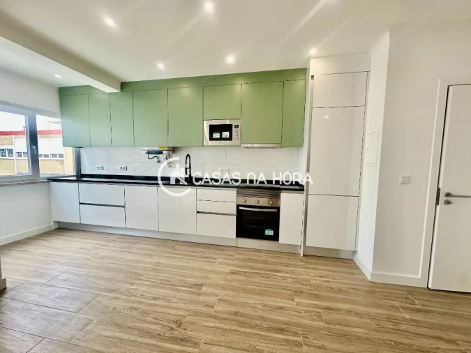 Apartamento T3 para Arrendamento em Almada, Cova da Piedade, Pragal e Cacilhas Foto 2