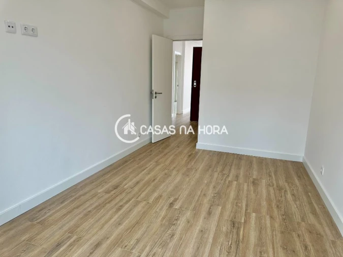 Apartamento T3 para Arrendamento em Almada, Cova da Piedade, Pragal e Cacilhas Foto 18