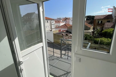 Apartamento T3 para Arrendamento em Seixal, Arrentela e Aldeia de Paio Pires