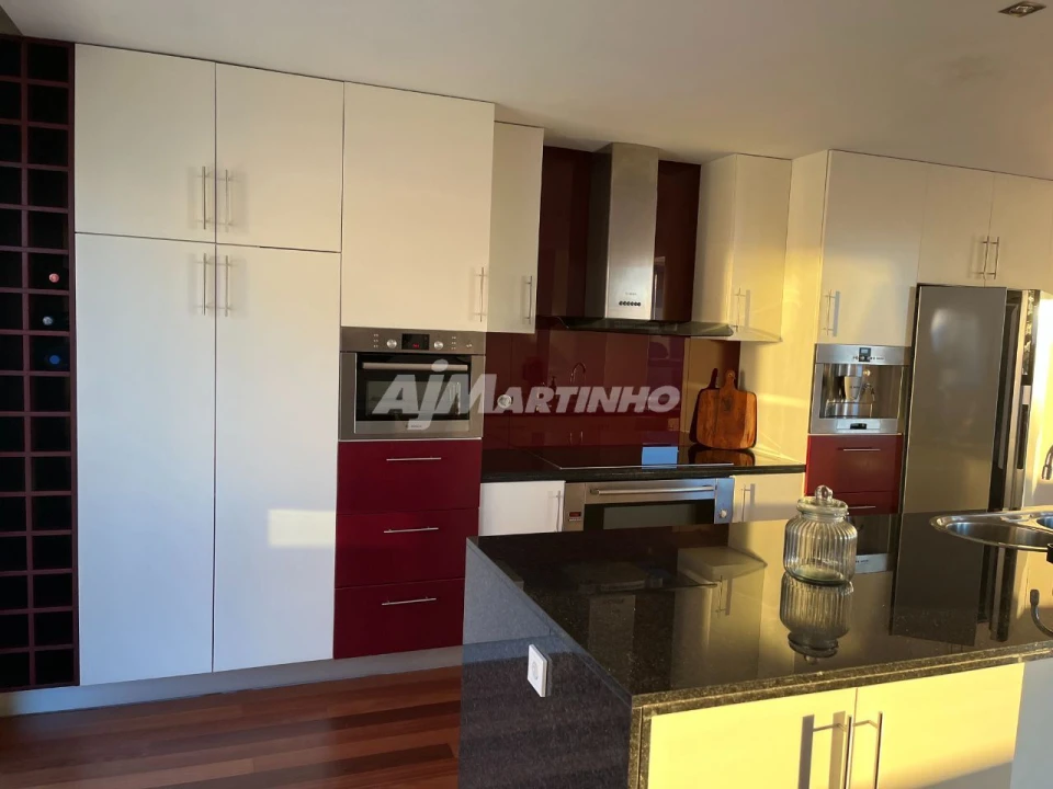 Apartamento T4 para Arrendamento em Santa Maria Maior e Monserrate e Meadela Foto 10