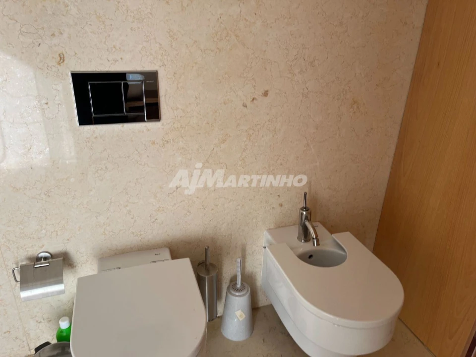 Apartamento T4 para Arrendamento em Santa Maria Maior e Monserrate e Meadela Foto 11