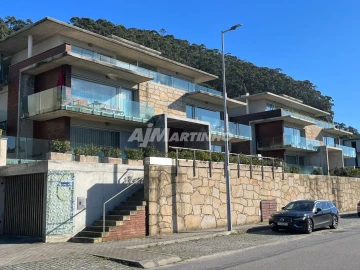 Apartamento T4 para Arrendamento em Santa Maria Maior e Monserrate e Meadela