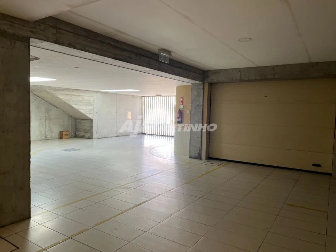Apartamento T4 para Arrendamento em Santa Maria Maior e Monserrate e Meadela Foto 17