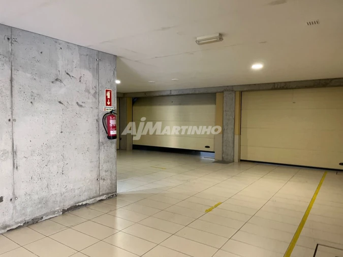 Apartamento T4 para Arrendamento em Santa Maria Maior e Monserrate e Meadela Foto 18
