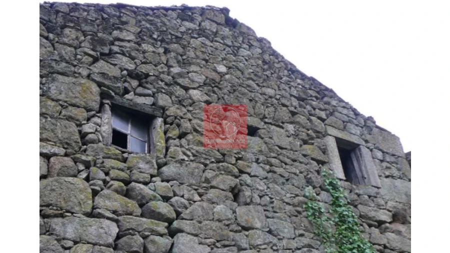 Moradia T2 para Venda em São João de Tarouca Foto 3