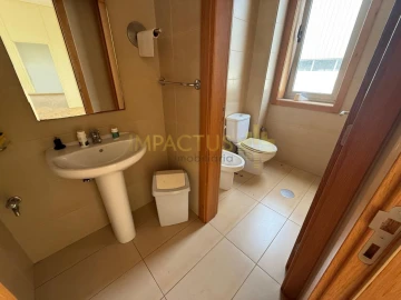 Loja para Arrendamento em Coronado (São Romão e São Mamede)