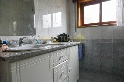 Moradia T3 para Venda em Coronado (São Romão e São Mamede)