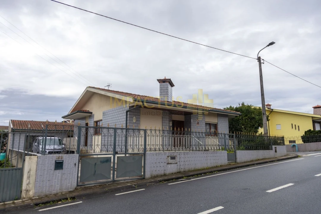 Moradia T3 para Venda em Coronado (São Romão e São Mamede) Foto 1