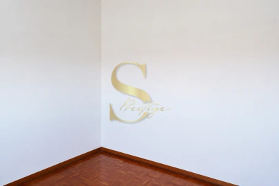 Apartamento T1 para Venda em Agualva e Mira-Sintra