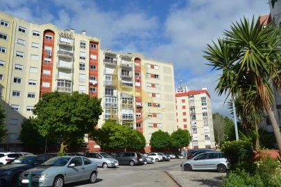 Apartamento T1 para Venda em Agualva e Mira-Sintra