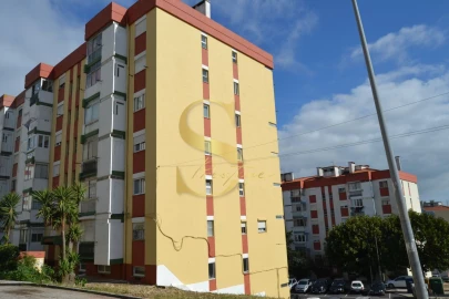 Apartamento T1 para Venda em Agualva e Mira-Sintra