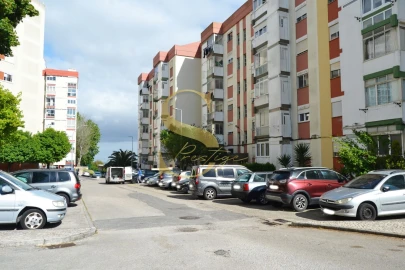 Apartamento T1 para Venda em Agualva e Mira-Sintra