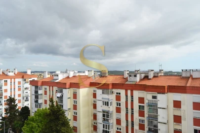 Apartamento T1 para Venda em Agualva e Mira-Sintra