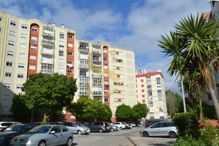 Apartamento T1 para Venda em Agualva e Mira-Sintra Foto 31